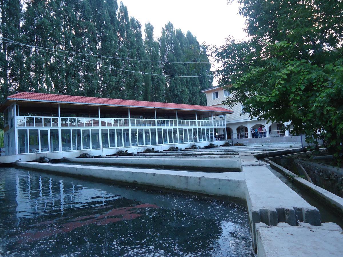 Alanlar Alabalik Ve Otel Ağlasun Exteriér fotografie